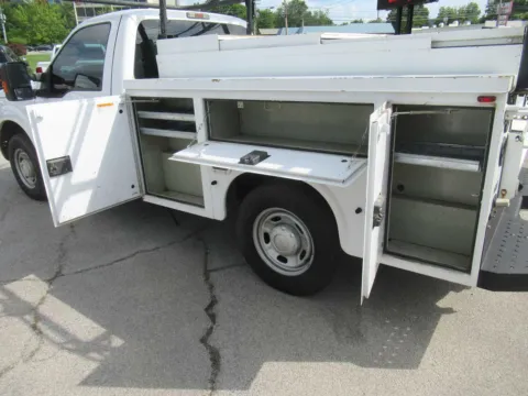 More photos of 2016 Ford Super Duty F-350 SRW Pickup XL at Farris Motor Company - Jefferson City, TN