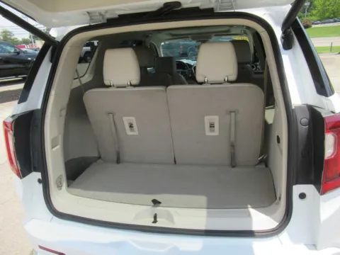 More photos of 2021 GMC Acadia Denali at Farris Motor Company - Jefferson City, TN