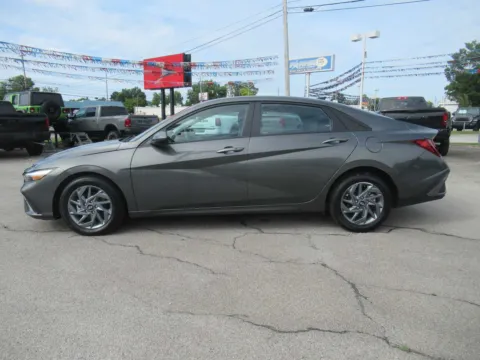 Photos of 2024 Hyundai Elantra SEL for sale in Jefferson City, TN at Farris Motor Company - Jefferson City
