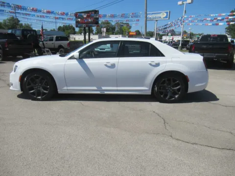 Photos of 2022 Chrysler 300 Touring L for sale in Jefferson City, TN at Farris Motor Company - Jefferson City