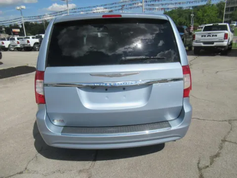 More photos of 2012 Chrysler Town & Country Touring at Farris Motor Company - Jefferson City, TN