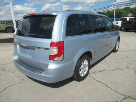 More photos of 2012 Chrysler Town & Country Touring at Farris Motor Company - Jefferson City, TN