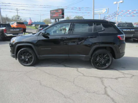 Photos of 2026 Jeep Compass Latitude for sale in Jefferson City, TN at Farris Motor Company - Jefferson City