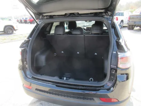 More photos of 2026 Jeep Compass Latitude at Farris Motor Company - Jefferson City, TN