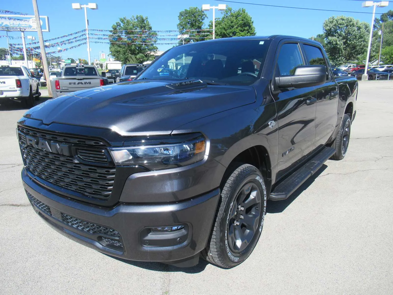 2026 RAM 1500 Express 4x4 Crew Cab 5'7's photo