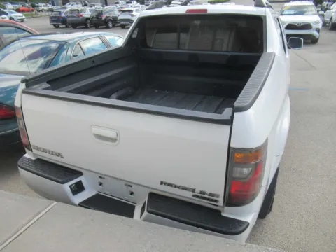 More photos of 2006 Honda Ridgeline RTL at Farris Motor Company - Jefferson City, TN