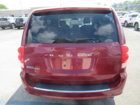 More photos of 2011 Dodge Grand Caravan Mainstreet at Farris Motor Company - Jefferson City, TN