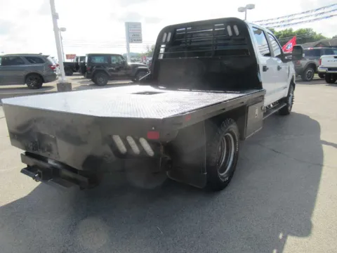 More photos of 2018 Ford Super Duty F-350 DRW Chassis Cab XL at Farris Motor Company - Jefferson City, TN