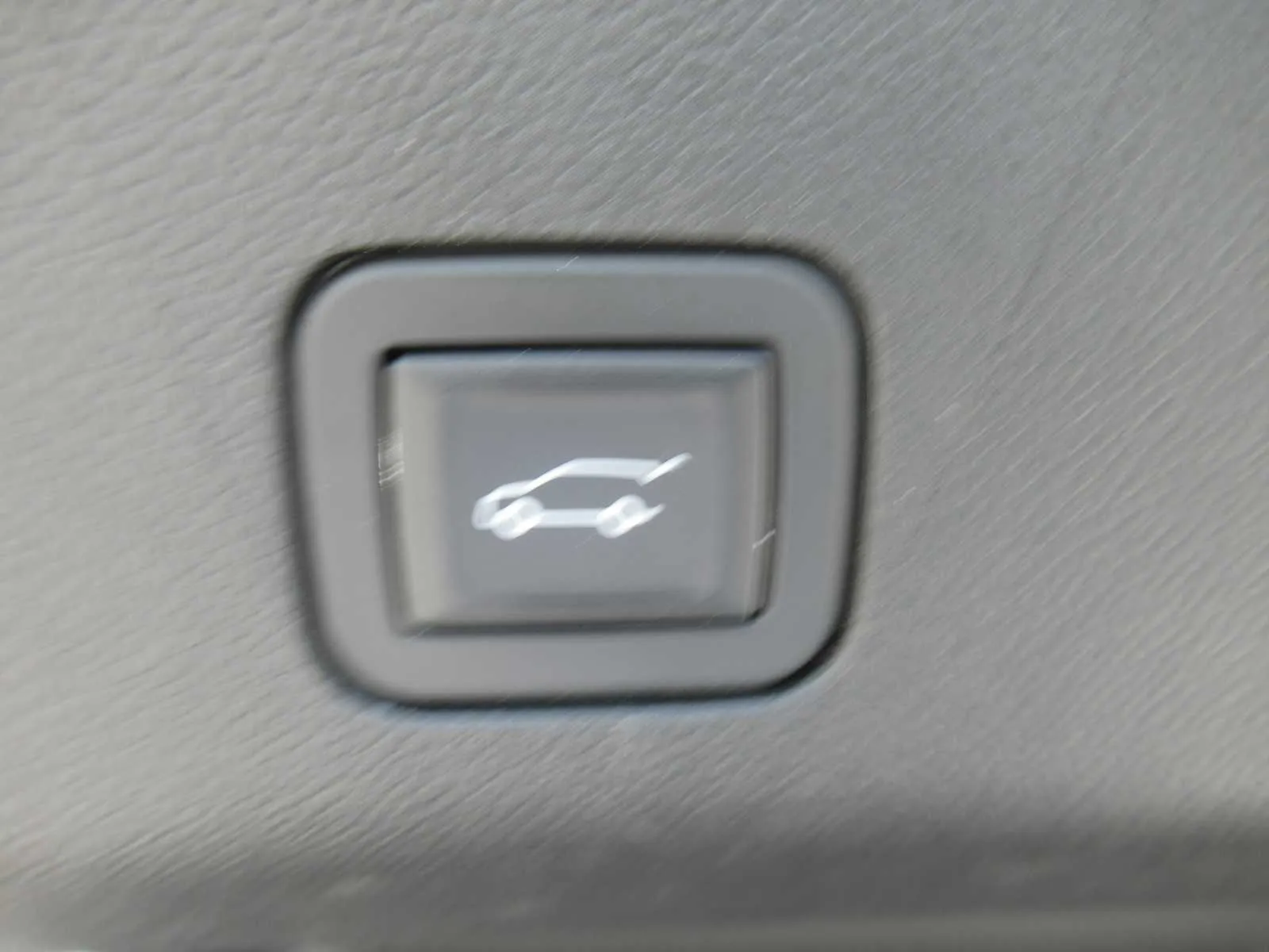2024 Chevrolet Tahoe RST - Photo 6