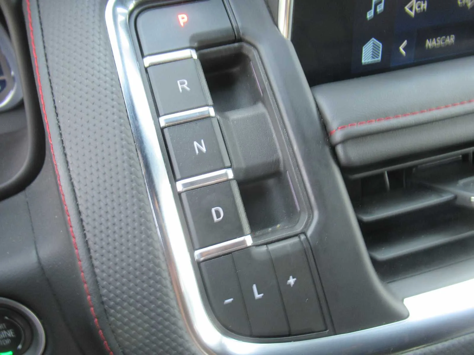 2024 Chevrolet Tahoe RST - Photo 29