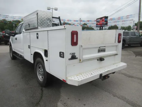 Another view of 2021 Ford Super Duty F-350 SRW Chassis Cab XL for sale in Jefferson City, TN at Farris Motor Company - Jefferson City