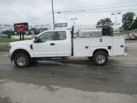 Photos of 2021 Ford Super Duty F-350 SRW Chassis Cab XL for sale in Jefferson City, TN at Farris Motor Company - Jefferson City