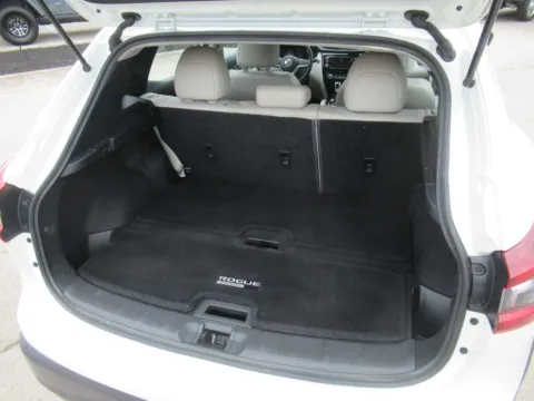 More photos of 2022 Nissan Rogue Sport SV at Farris Motor Company - Jefferson City, TN