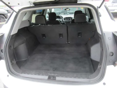More photos of 2024 GMC Terrain SLE at Farris Motor Company - Jefferson City, TN