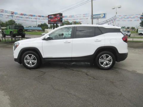 Photos of 2024 GMC Terrain SLE for sale in Jefferson City, TN at Farris Motor Company - Jefferson City