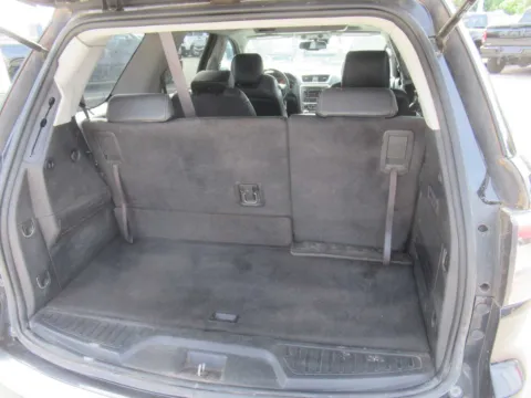 More photos of 2014 GMC Acadia Denali at Farris Motor Company - Jefferson City, TN