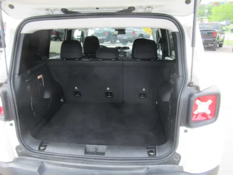 More photos of 2023 Jeep Renegade Latitude at Farris Motor Company - Jefferson City, TN