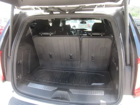 More photos of 2023 GMC Yukon Denali at Farris Motor Company - Jefferson City, TN