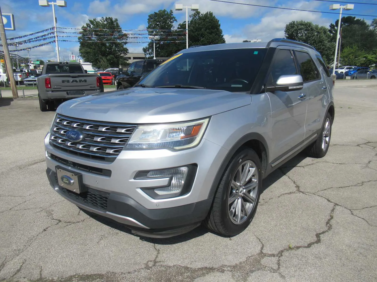 Silver 2017 Ford Explorer Limited for sale in Jefferson City, TN