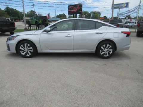 Photos of 2023 Nissan Altima 2.5 S for sale in Jefferson City, TN at Farris Motor Company - Jefferson City