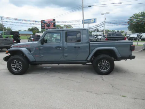 Photos of 2025 Jeep Gladiator Mojave for sale in Jefferson City, TN at Farris Motor Company - Jefferson City