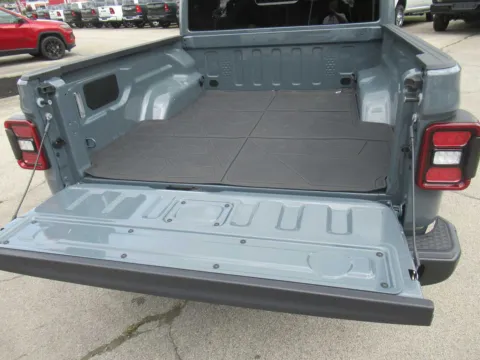 More photos of 2025 Jeep Gladiator Mojave at Farris Motor Company - Jefferson City, TN