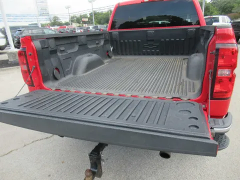 More photos of 2017 Chevrolet Silverado 1500 LT at Farris Motor Company - Jefferson City, TN