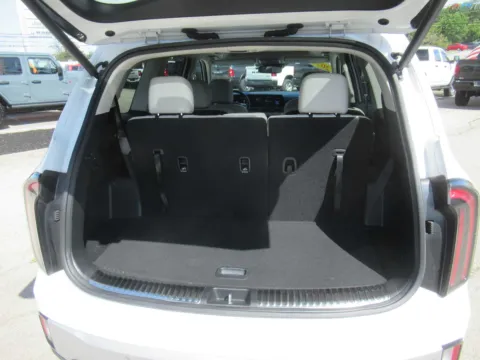 More photos of 2024 Kia Telluride SX at Farris Motor Company - Jefferson City, TN