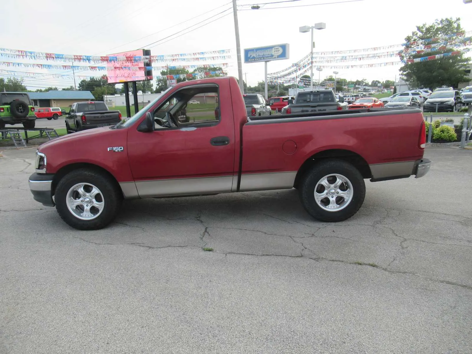 Used 2001 Ford F-150 XL with VIN 1FTZF17221NA57551 for sale in Jefferson City, TN
