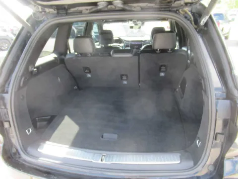 More photos of 2022 Jeep Grand Cherokee Overland at Farris Motor Company - Jefferson City, TN