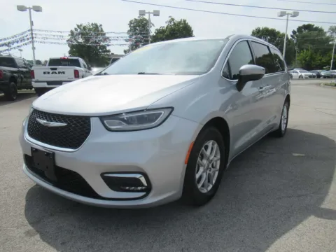 Silver 2023 Chrysler Pacifica Touring L for sale in Jefferson City, TN