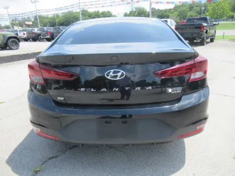 More photos of 2020 Hyundai Elantra SE at Farris Motor Company - Jefferson City, TN