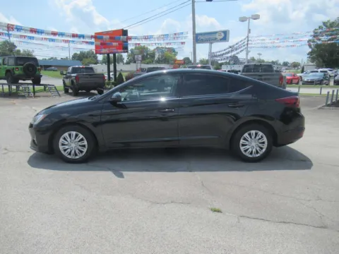 Photos of 2020 Hyundai Elantra SE for sale in Jefferson City, TN at Farris Motor Company - Jefferson City