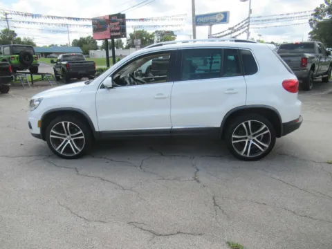 Photos of 2017 Volkswagen Tiguan SEL for sale in Jefferson City, TN at Farris Motor Company - Jefferson City