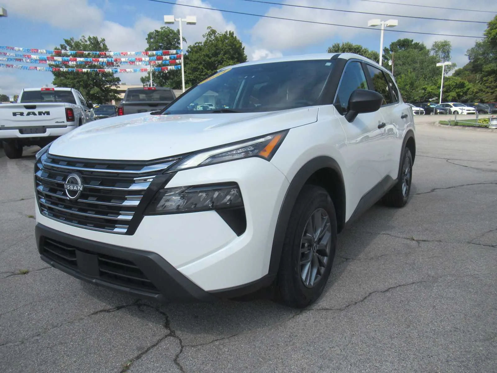 White 2024 Nissan Rogue S for sale in Jefferson City, TN