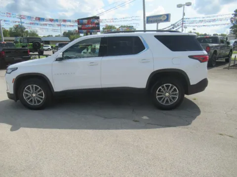 Photos of 2023 Chevrolet Traverse LT Cloth for sale in Jefferson City, TN at Farris Motor Company - Jefferson City