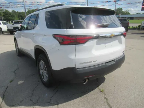 Another view of 2023 Chevrolet Traverse LT Cloth for sale in Jefferson City, TN at Farris Motor Company - Jefferson City