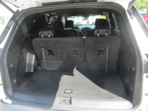 More photos of 2023 Chevrolet Traverse LT Cloth at Farris Motor Company - Jefferson City, TN