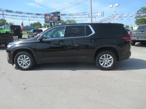 Photos of 2023 Chevrolet Traverse LS for sale in Jefferson City, TN at Farris Motor Company - Jefferson City