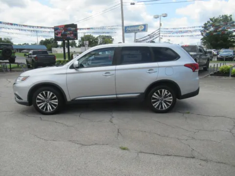 Photos of 2019 Mitsubishi Outlander SE for sale in Jefferson City, TN at Farris Motor Company - Jefferson City