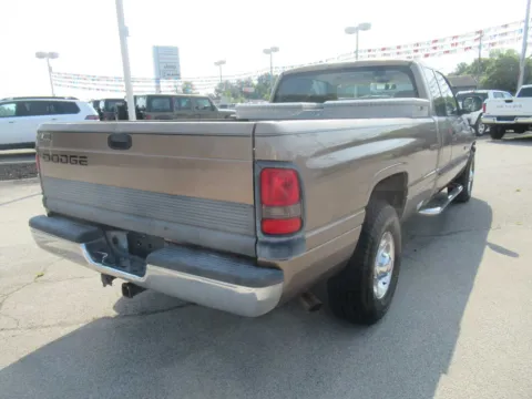 More photos of 2000 Dodge Ram 2500 at Farris Motor Company - Jefferson City, TN