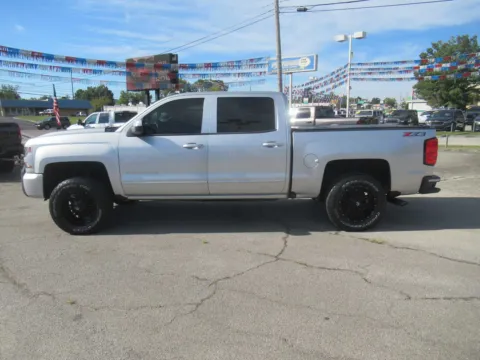 Photos of 2018 Chevrolet Silverado 1500 LT for sale in Jefferson City, TN at Farris Motor Company - Jefferson City