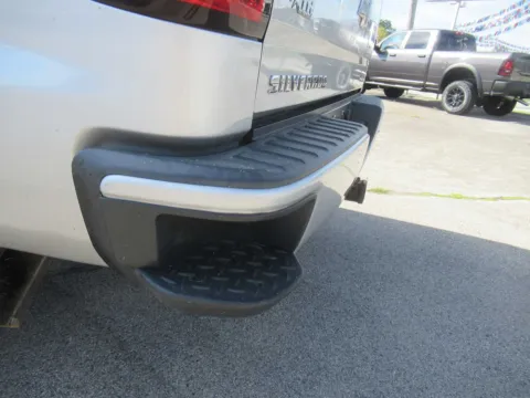 More photos of 2018 Chevrolet Silverado 1500 LT at Farris Motor Company - Jefferson City, TN