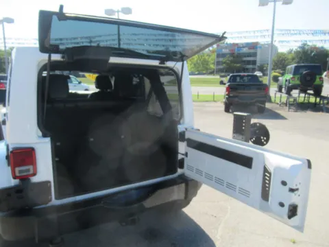 More photos of 2018 Jeep Wrangler JK Unlimited Altitude at Farris Motor Company - Jefferson City, TN