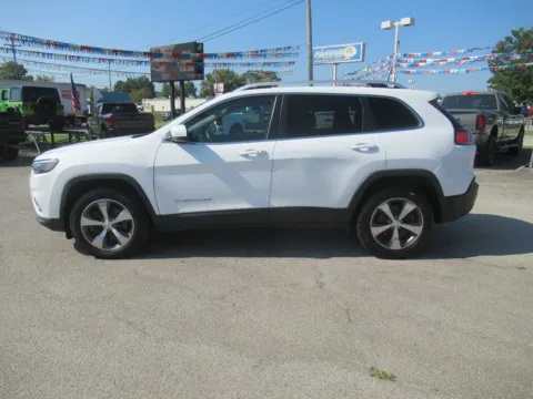 Photos of 2020 Jeep Cherokee Limited for sale in Jefferson City, TN at Farris Motor Company - Jefferson City
