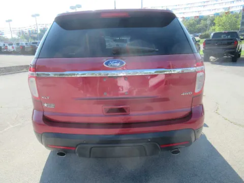 More photos of 2011 Ford Explorer XLT at Farris Motor Company - Jefferson City, TN