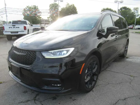 Black 2025 Chrysler Pacifica Limited for sale in Jefferson City, TN