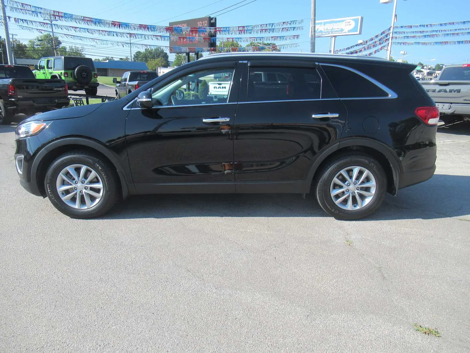 Used 2018 Kia Sorento LX with VIN 5XYPG4A39JG419387 for sale in Jefferson City, TN