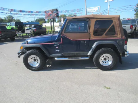 Photos of 2000 Jeep Wrangler Sport for sale in Jefferson City, TN at Farris Motor Company - Jefferson City