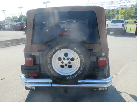More photos of 2000 Jeep Wrangler Sport at Farris Motor Company - Jefferson City, TN